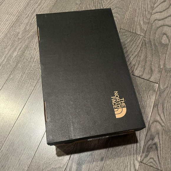 The North Face Thermoball Traction Mule V shoes with box - Picture 11 of 12